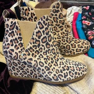 TOMS Kelsey Wedge Booties